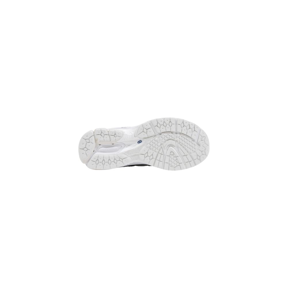 New Balance White Synthetic Athletic Sneakers - Luxe Nova