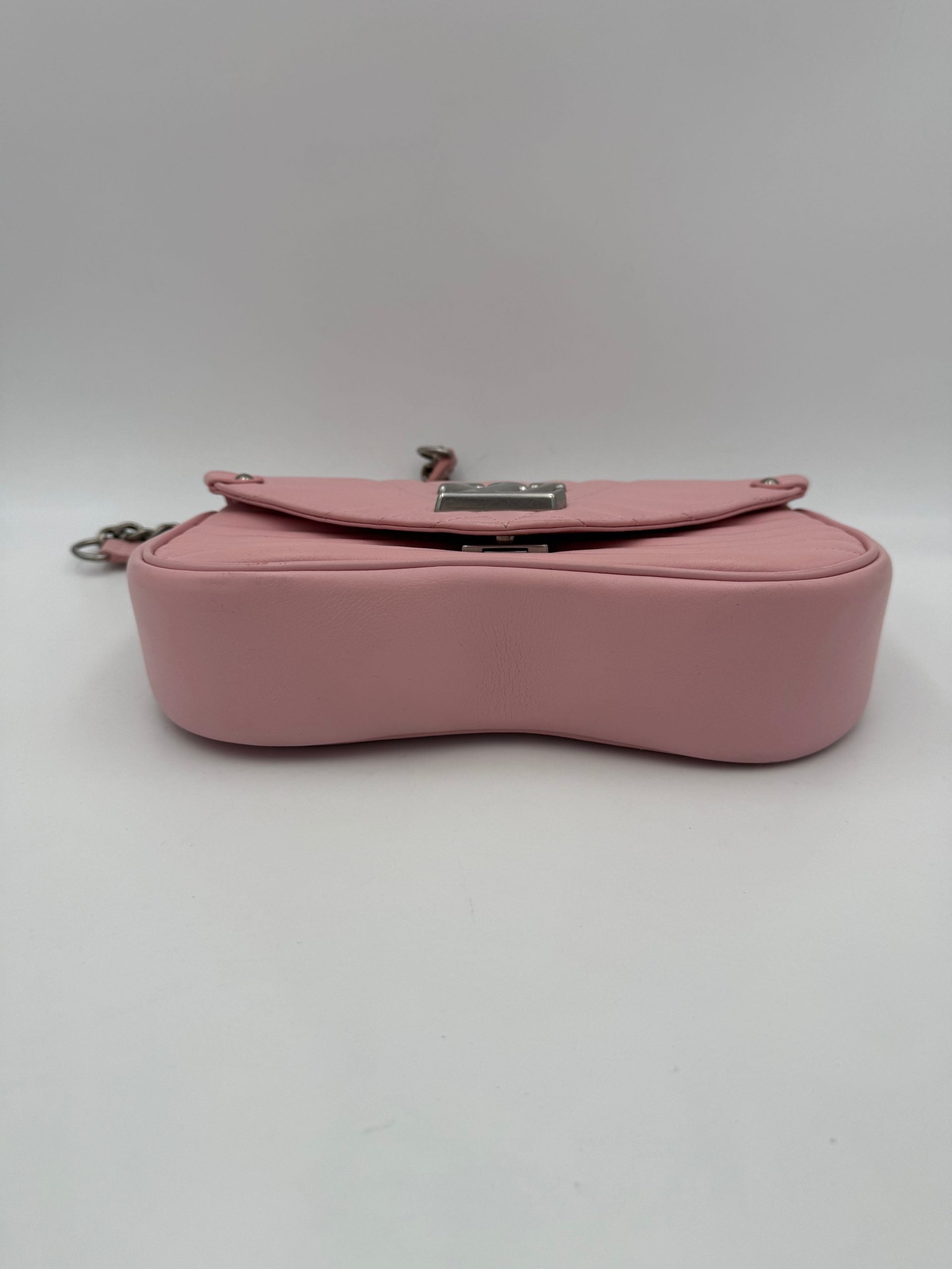 Louis Vuitton LOUIS VUITTON NEW WAVE Rosa MM Leather Handbag