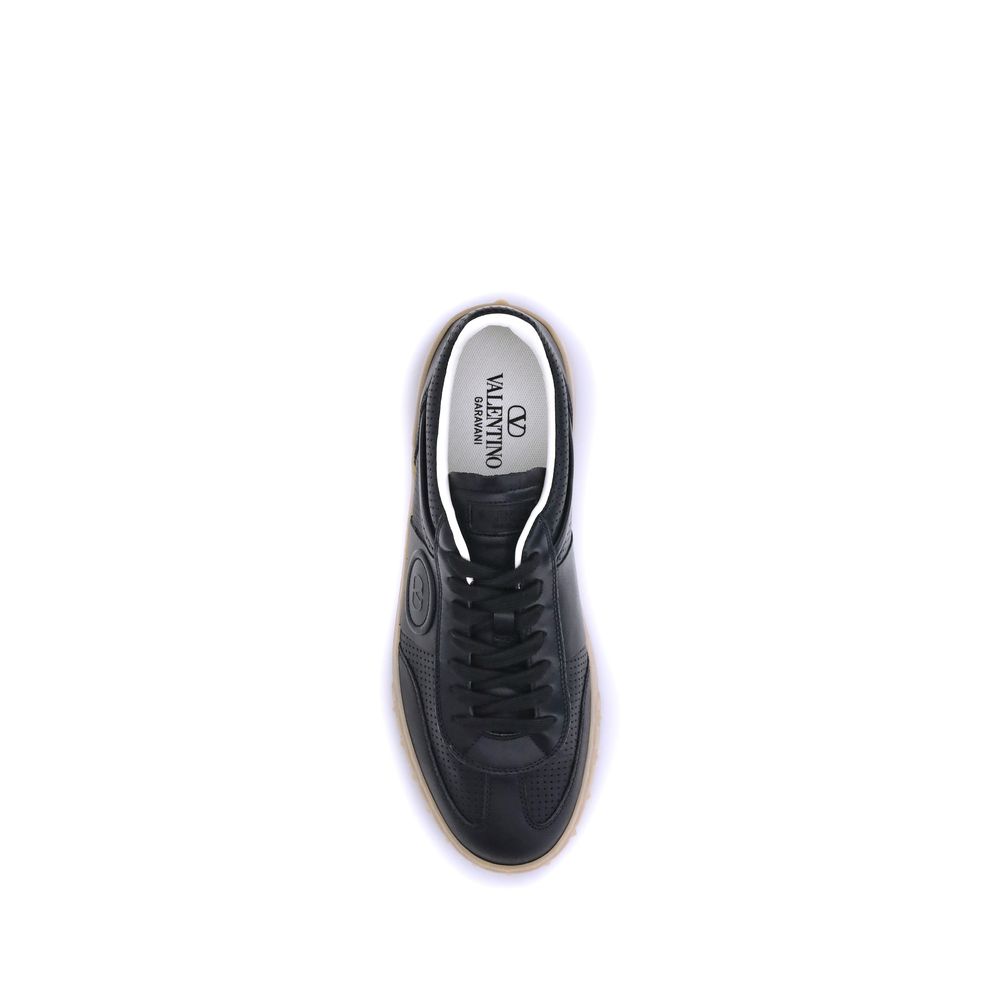 Valentino Garavani Black Calf Leather Bos Taurus Low Top Sneakers - Luxe Nova